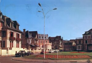 FR - Place Mermoz - Villers-sur-Mer__AIE