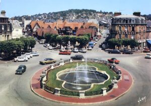 FR - Place de Morny - Deauville__AIE