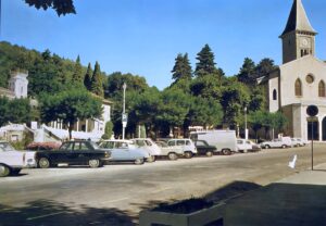 FR - Place du Couloubret - Ax-Les-Bains__AIE