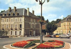 FR - Place d'Aligre - Bourbon-Lancy-Therman__AIE