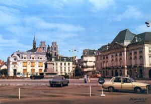 FR - Place du Martroi - Orleans__AIE