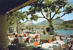 FR - Place du Grand Carnot - Cassis__AIE