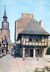 FR - Rue de l'Horloge - Dinan__AIE